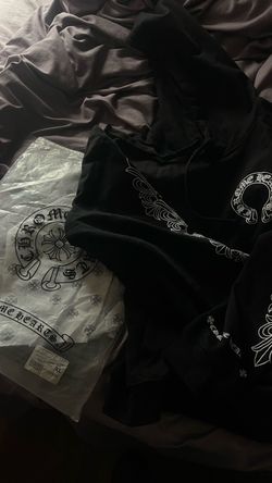 chrome hoodie Xl fit can fit a L