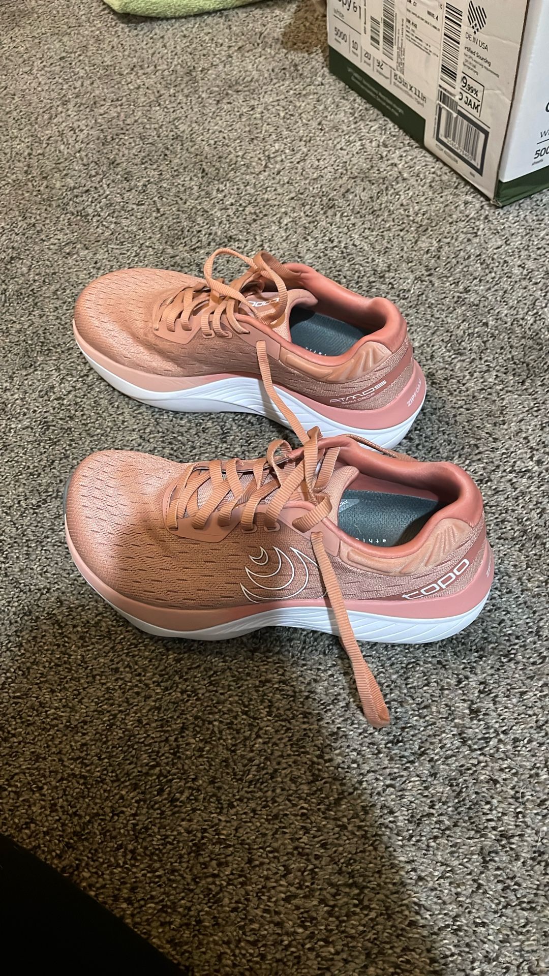 Topo Women’s Running Shoe Size 7