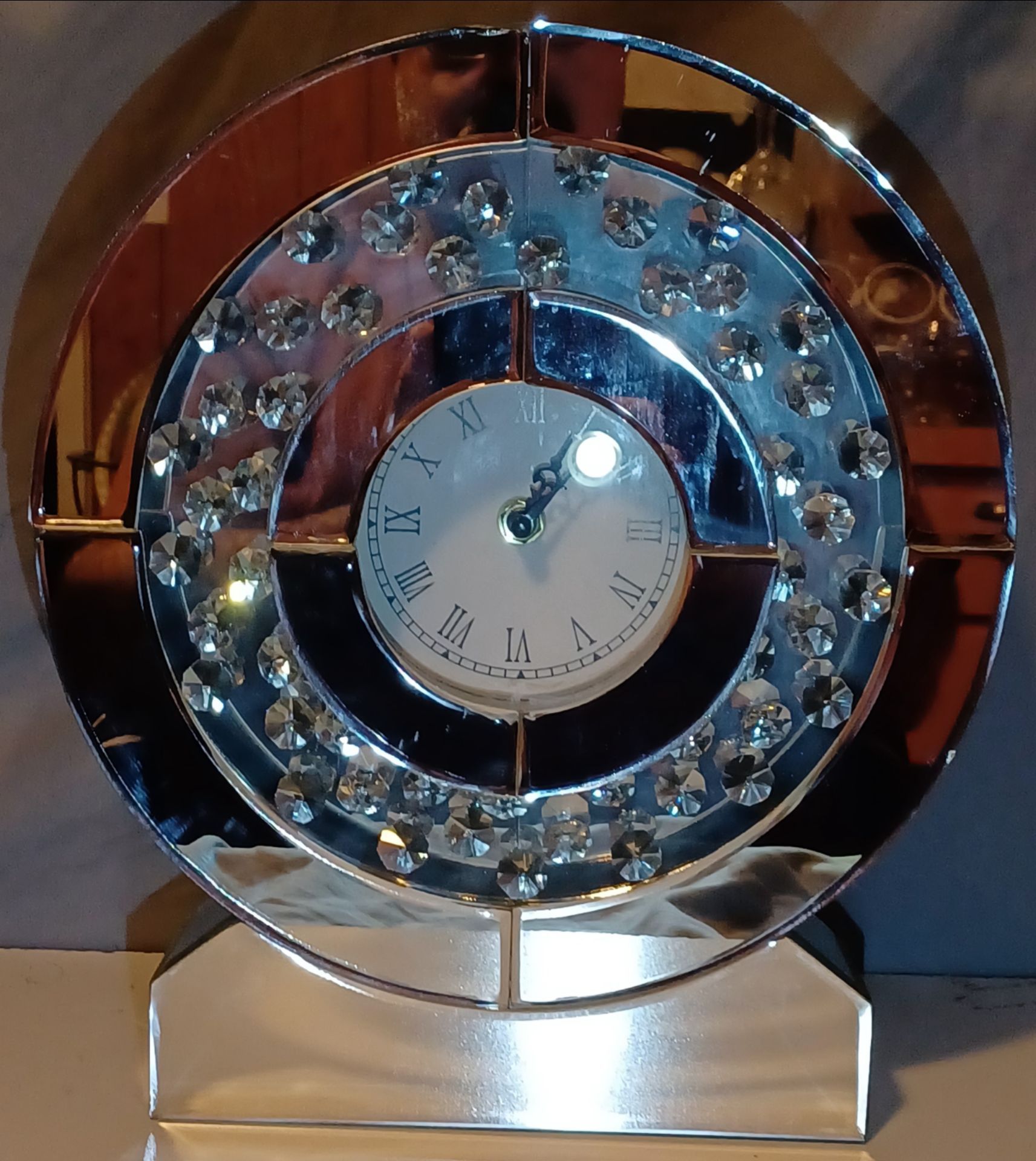#1587, Dahlia Studios Claudyn clock.