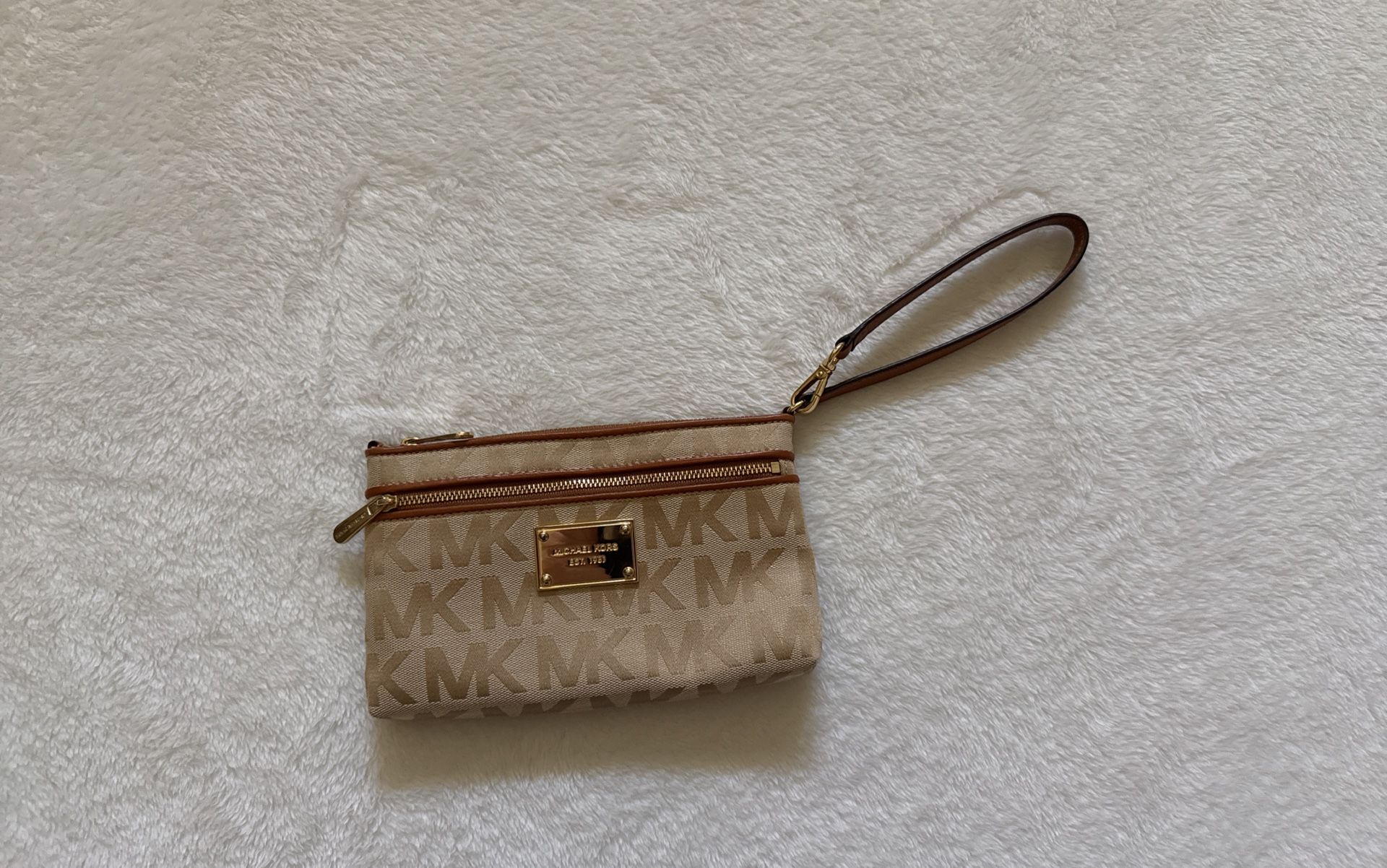 Michael Kors Wristlet New