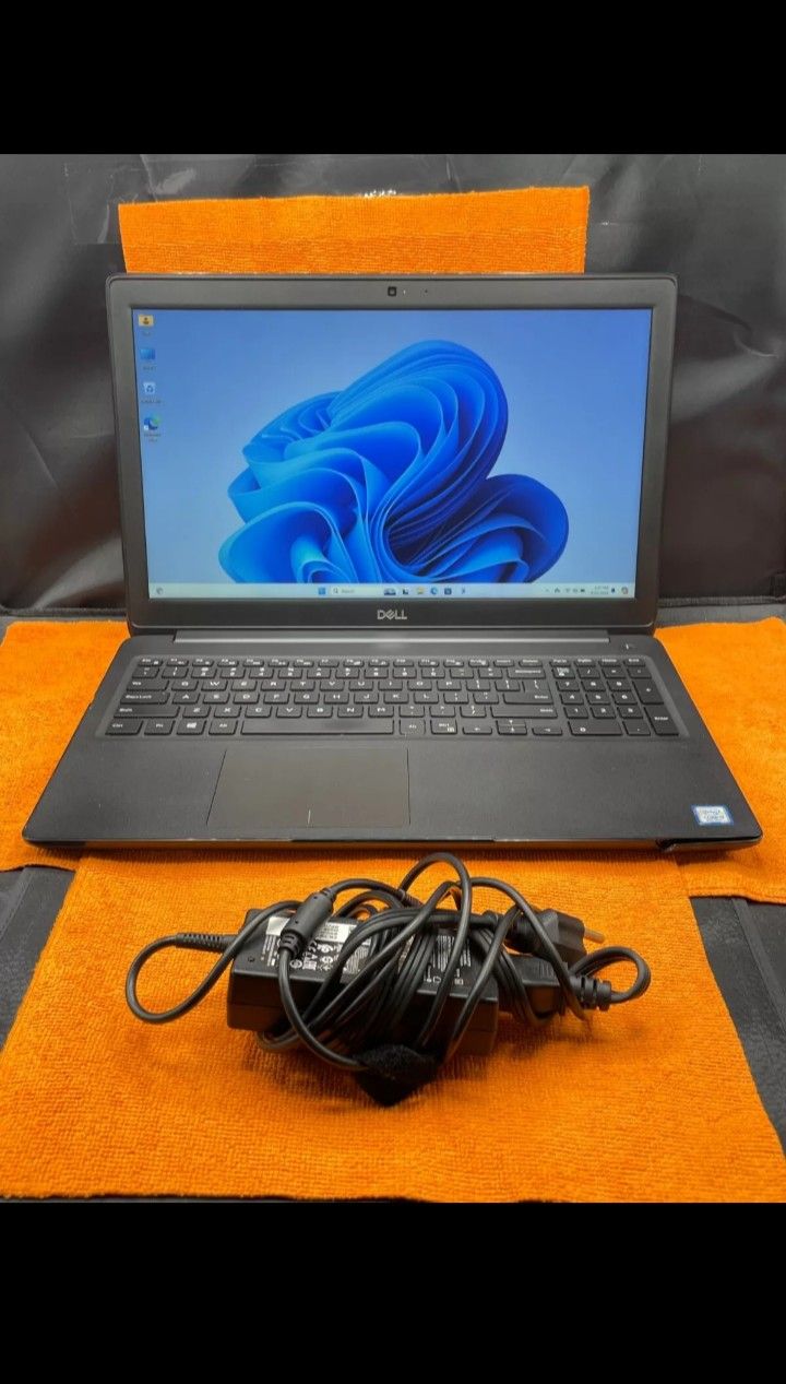 ( Laptop ) Dell Latitude 3500
Intel i3 2.3ghz 8th generation Series
8gb Ram
Webcam
256gb SSD
Windows 11 Pro