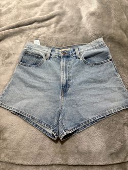 Women’s Levi Shorts