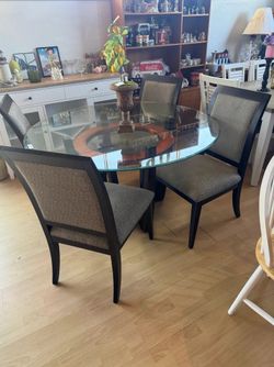 Round Glass Dining Set With 4 Chairs 