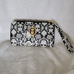 Betsey johnson skull wallet
