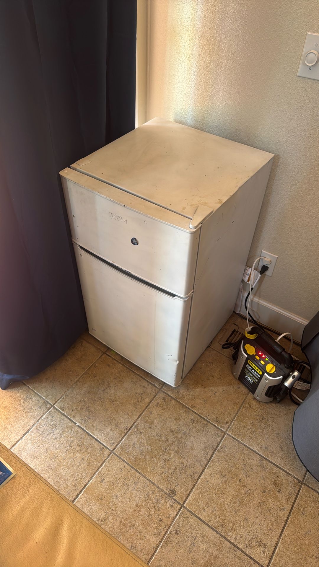 Whirlpool Mini Fridge W Freezer 