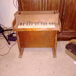 Antique Casspinette Toy Piano