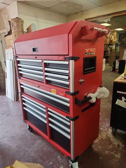 High Capacity 46 in x 22 in D 18 drawer rolling tool chest and cabinet combo