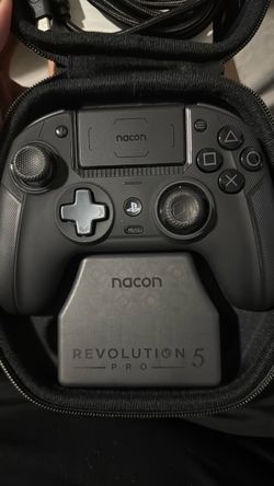 Nacon Revolution 5 pro controller