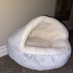Cat Bed with Hood, super soft Covered Cat Bed - Soft Dog Kennel with Shell Hood
