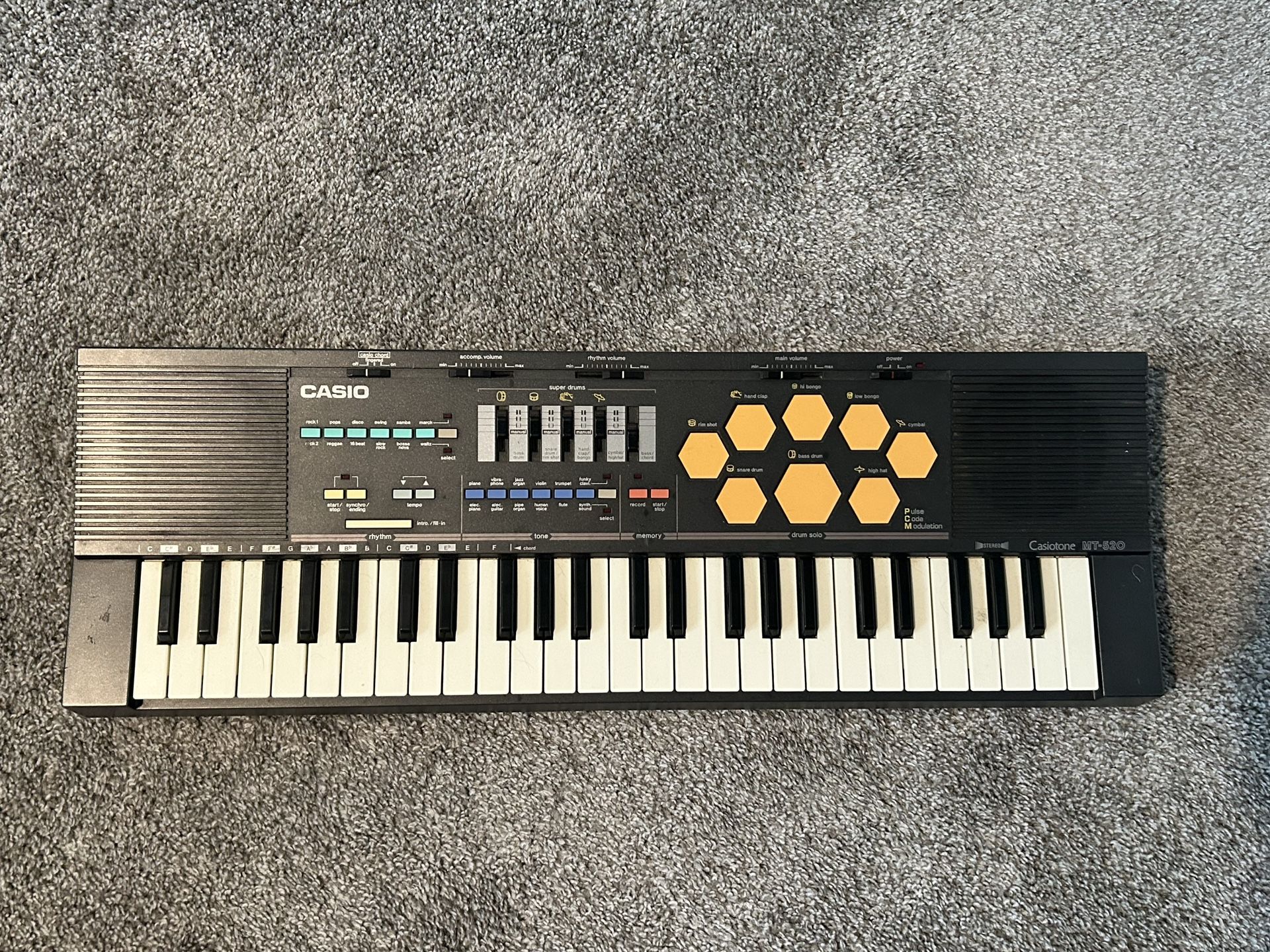 Casio MT520 Keyboard