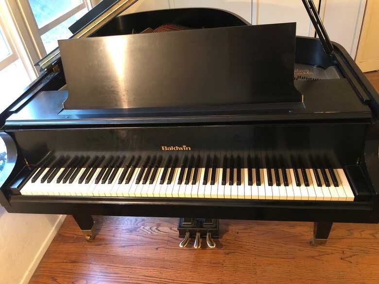 Baldwin Baby Grand Piano In An Excellent Condition