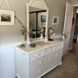 White Bedroom Set 
