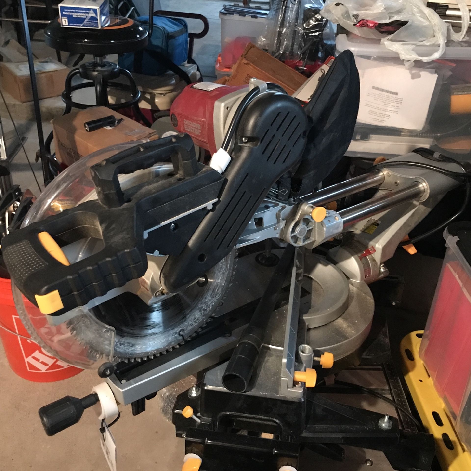 Radial Arm Saw With Adjustable Base