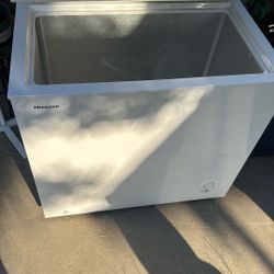 Hisense Deep Freezer Or Fridge If Set On Low