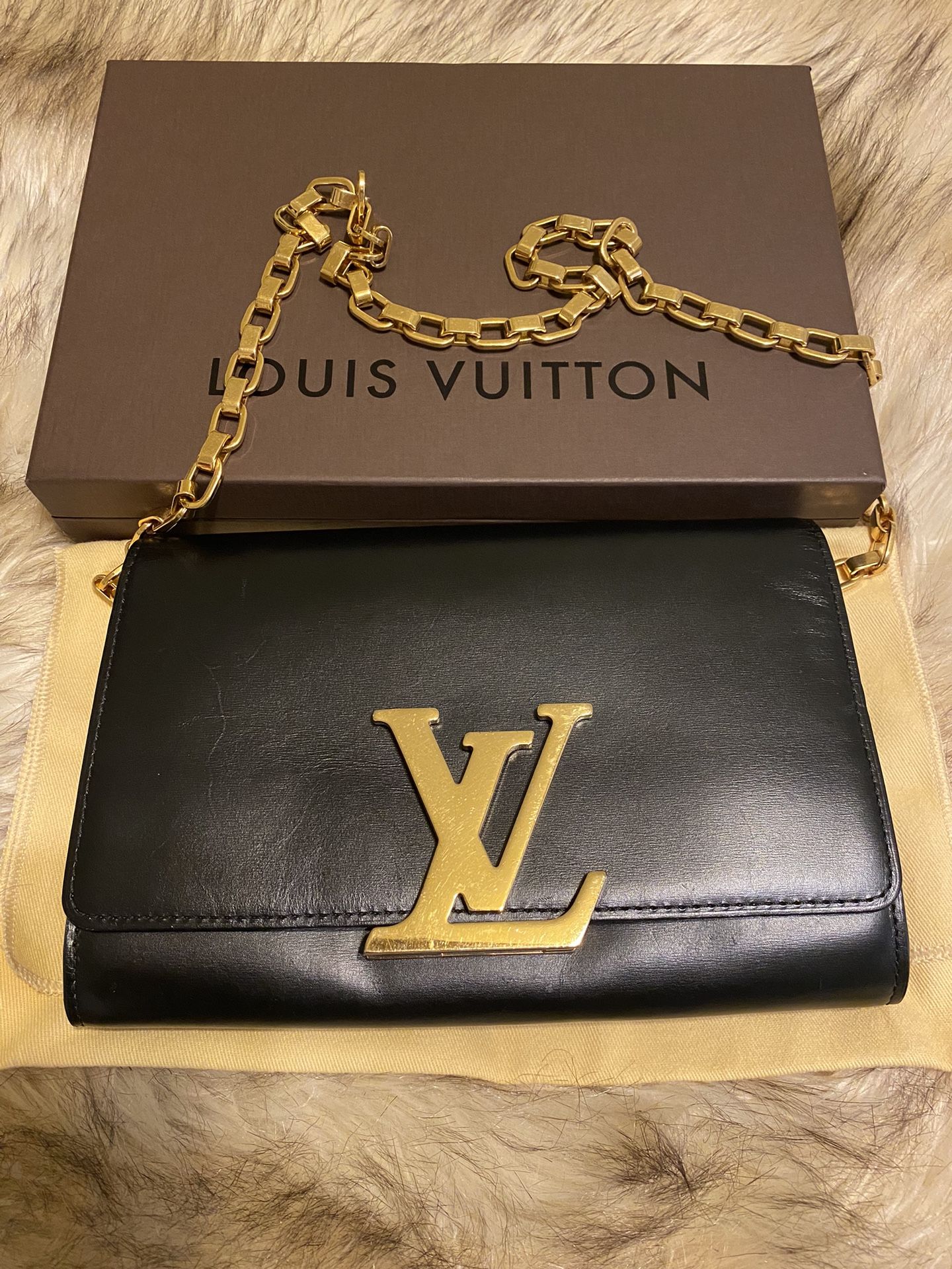 Loui Vuitton, Pallas clutch small crossbody! for Sale in Phoenix, AZ -  OfferUp