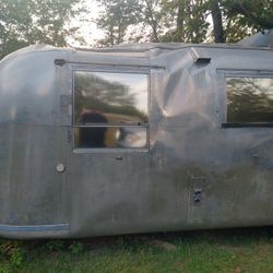 Airstream Camper Read Ad
