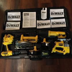 Like New ! DeWalt Tool Set