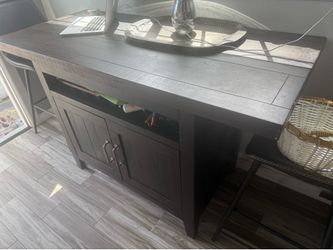 Table with wine rack