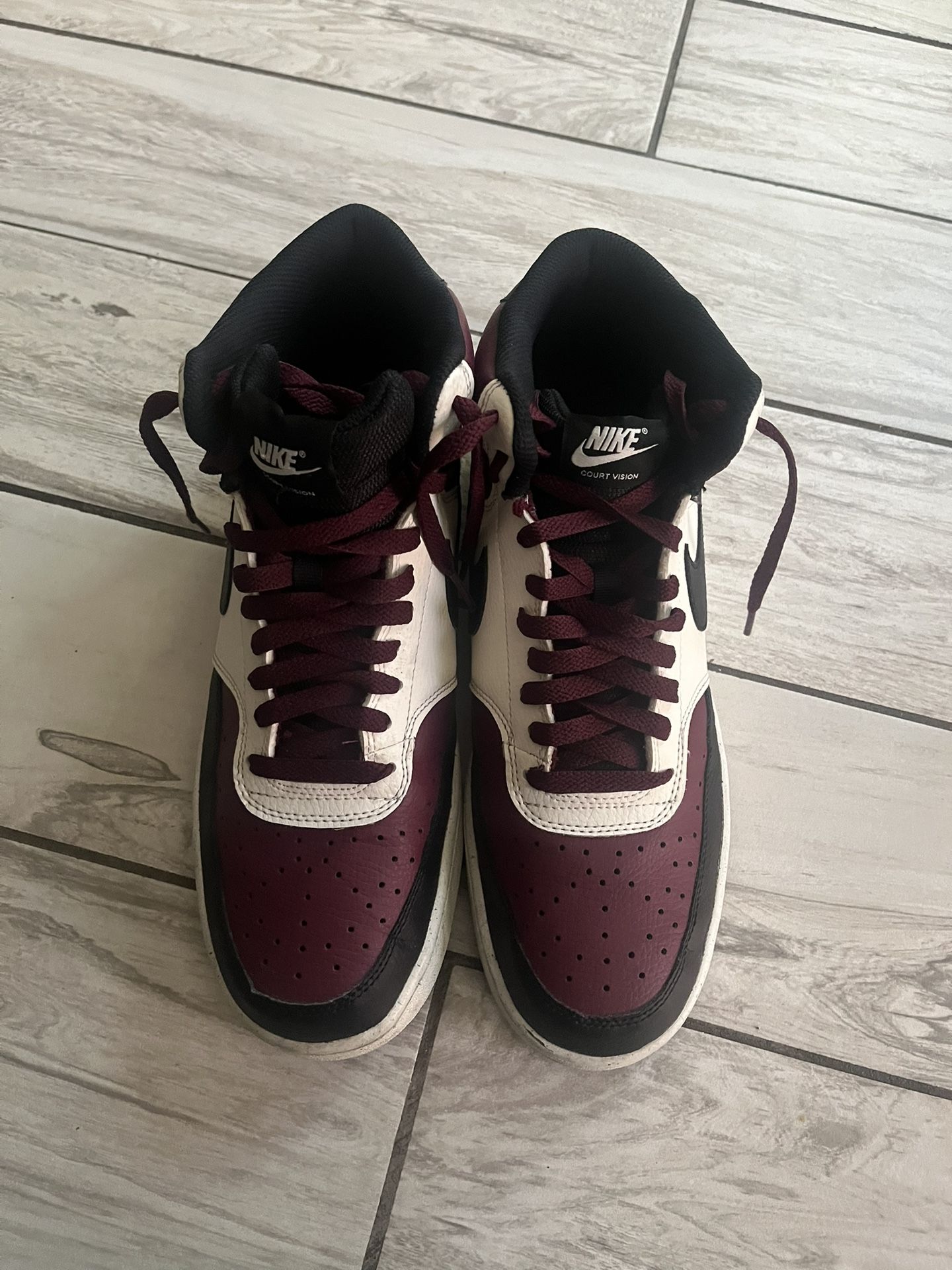 Men's Court Vision Mid Sneaker Size 11.5