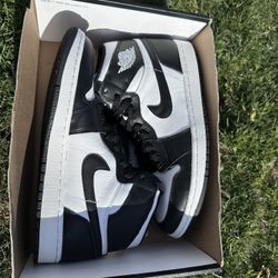 Air Jordan 1 High OG ‘Black White’ 2014