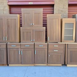 Kitchen/ garage cabinets shaker style in solid cherry wood made by Cabico in good condition (please read the description of the post)