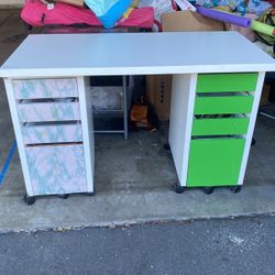Desk/vanity 