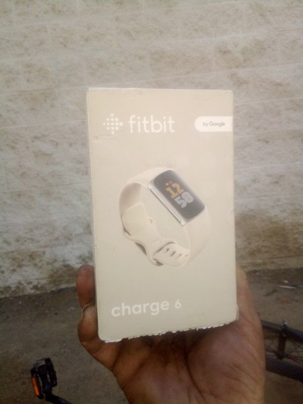 Fitbit Charge 6 White