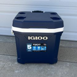 Igloo 62 Quart Rolling Cooler