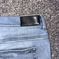 STACK JEAN IN ITALIAN STRETCH DENIM IN A SKINNY FIT WITH FIVE-POCKET CONSTRUCTION. 