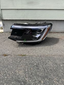 2024 VW atlas driver headlight