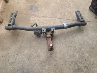 Suburban Tahoe Avalanche Yukon Tow Hitch