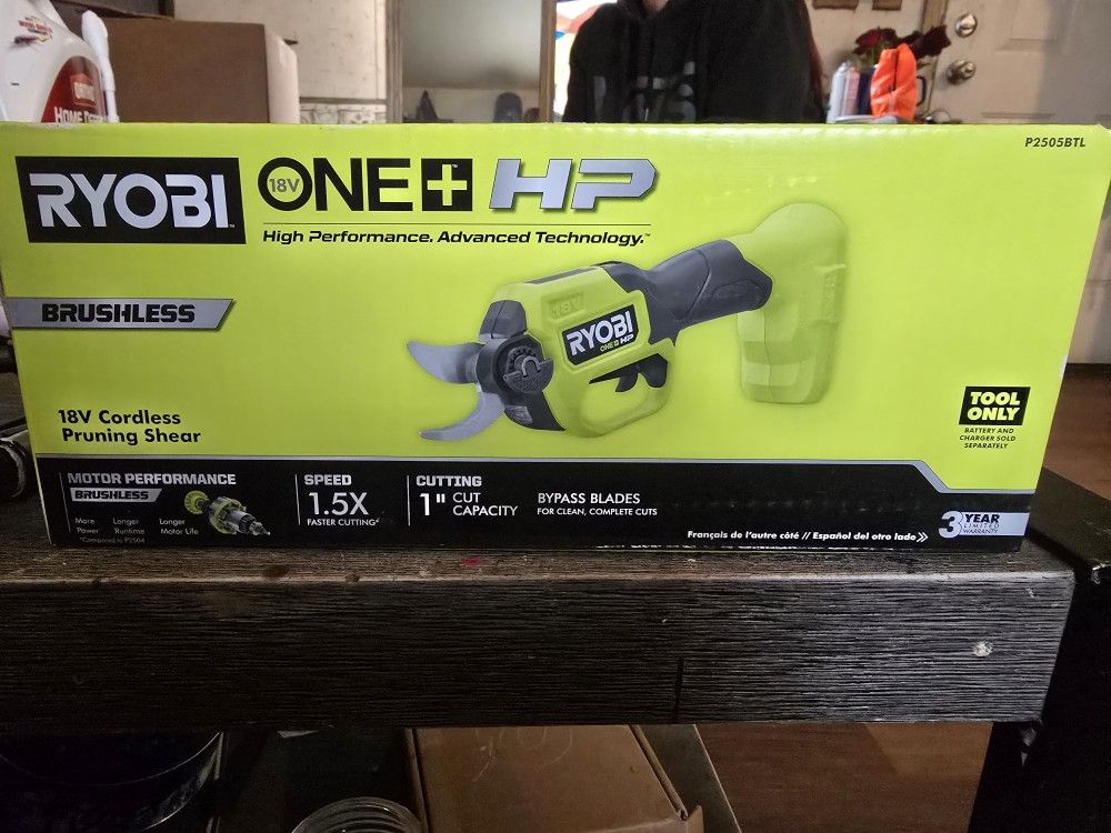 RYOBI Pruning Shears 