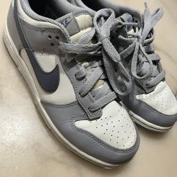 Nike Dunks 