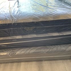 CAL KING MATTRESS & BOXSPRING