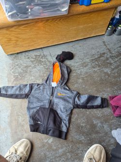 Nike hoodie boy size 18 months.