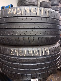 Pair of 245/40/R19 with 80% of tread or life  MICHELIN pilot 4 HABLAMOS ESPAN̈OL