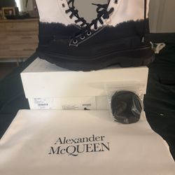 Alexander McQueen Winter Boots w/bag and extra laces