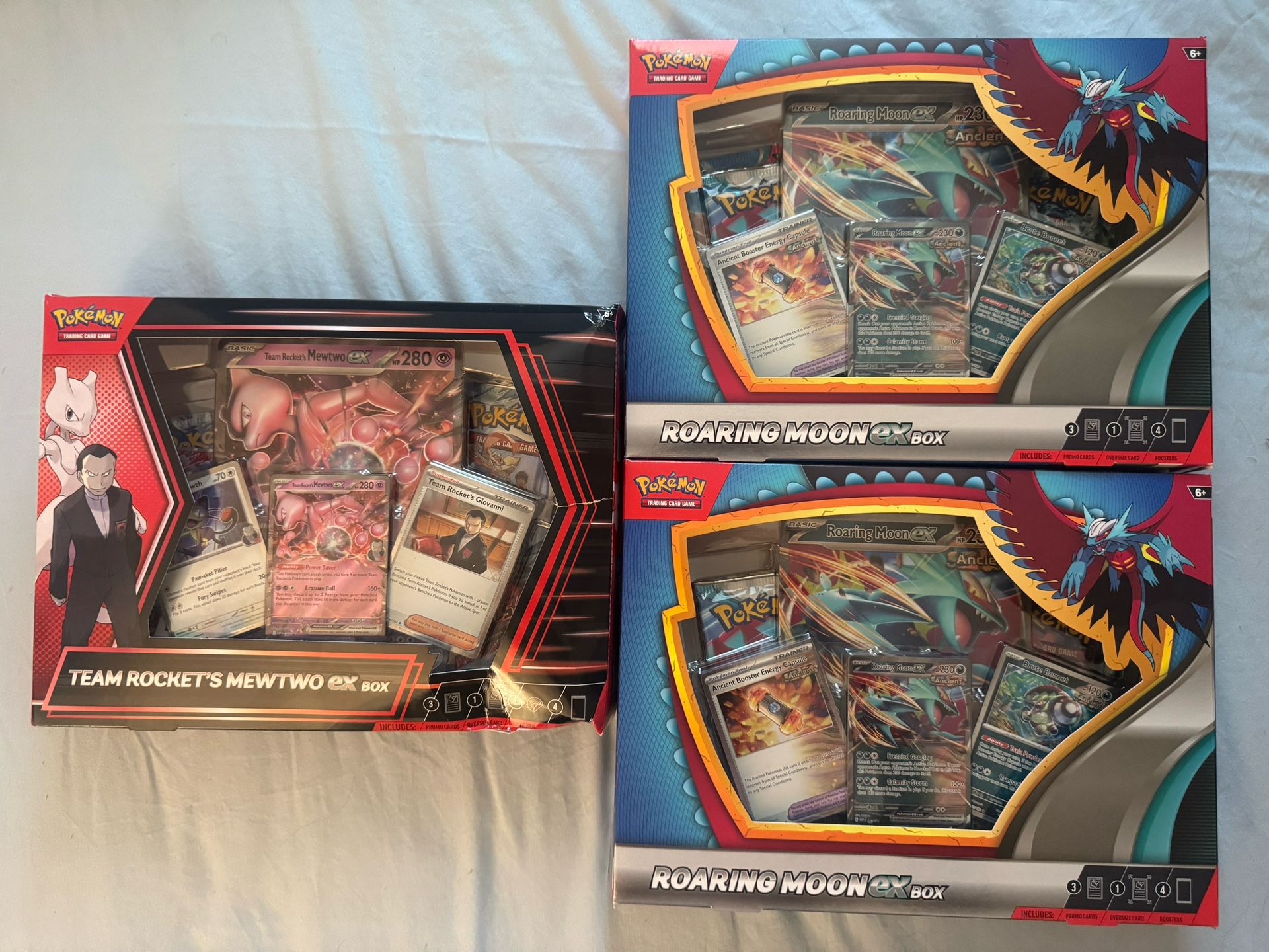 Pokémon Cards Roaring Moon EX box