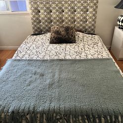 Full Size Bed, Almost New, Very Clean! 