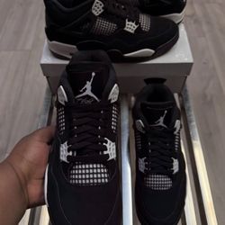 Jordan 4’s White Thunder 