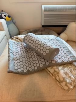 Acupuncture mat and pillow