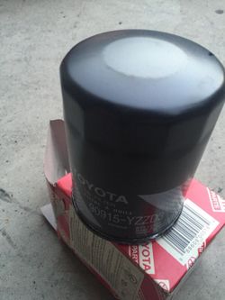 Oil filter for Toyota and Lexus fits any 6 or 8 cylinder toyota vehicle