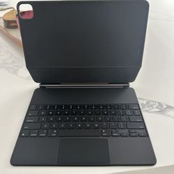 Apple Magic Keyboard 12.9 Inch + Apple Pencil 1st Generation