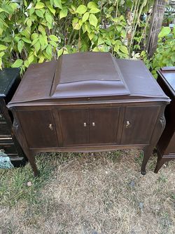 1921 Victrola VV-300 Cabinet — Empty, Bar/Record Project