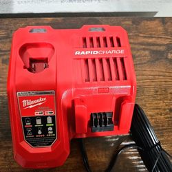 MILWAUKEE M12 M18 RAPID CHARGER 