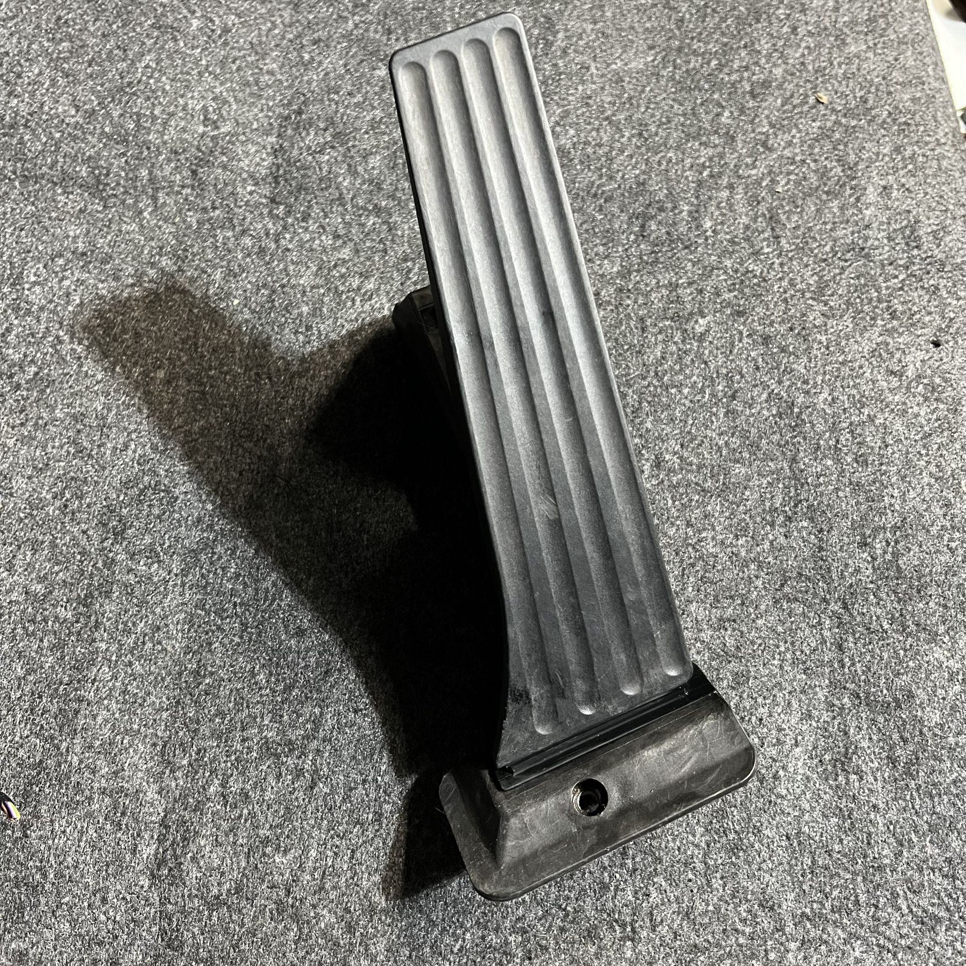 BMW F10 ACCELERATOR GAS PEDAL OEM 3(contact info removed)-02
