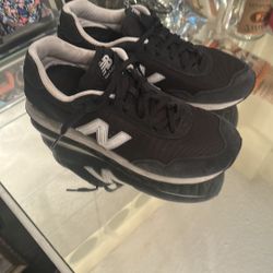 New Balance Sneakers 