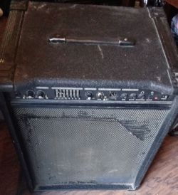 Bass combo amplifier