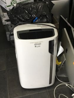 De’Longhi Penguins Portable Air Conditioner Quiet Cooler + Window Kit 4-in-1 Cooler Heater Dehumidifier Fan