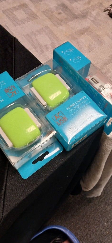 Dual Usb Fast Wall Plug Charger.......